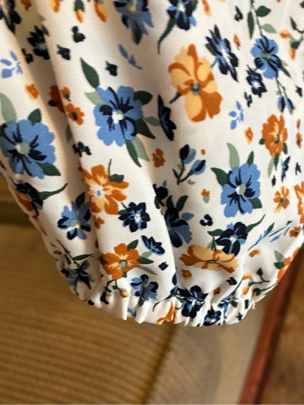 Mario Serrani Women's Floral Print V-Neck Tunic Blouse. XXL - Picture 3 of 8